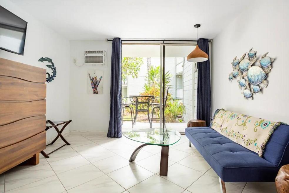 Downtown Hawaiian Theme Condo With Hot Tub, Pool & Beach - Kona Islander Inn Kailua-Kona Eksteriør bilde