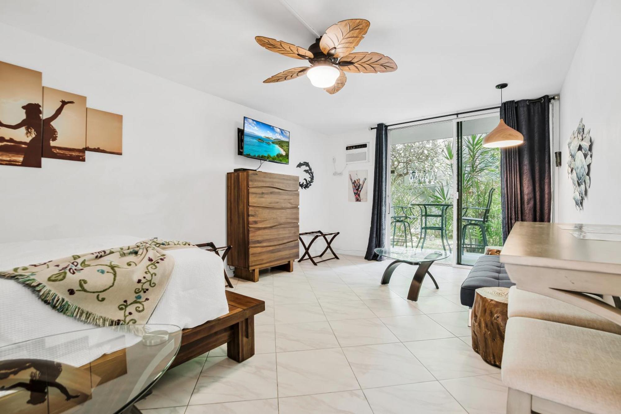 Downtown Hawaiian Theme Condo With Hot Tub, Pool & Beach - Kona Islander Inn Kailua-Kona Eksteriør bilde